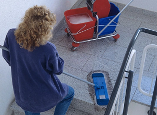 Schoonmaak van gemeenschappelijke ruimtes van gebouwen in AALST 9300